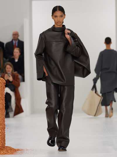 Herbst/Winter 2023 LOEWE Damen-Show