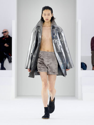 Fall winter 23 LOEWE men show look 26