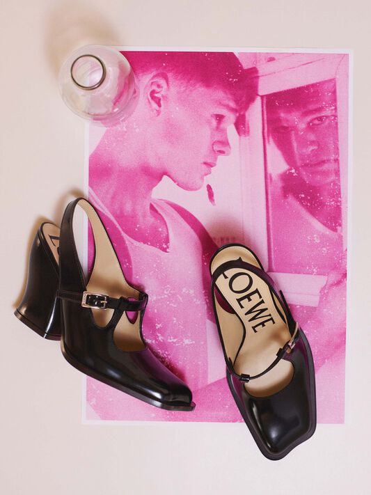 LOEWE I FW24 Sims campaign