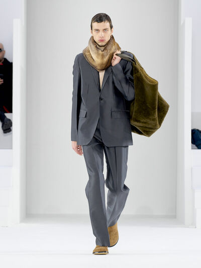 Fall winter 23 LOEWE men show look 48