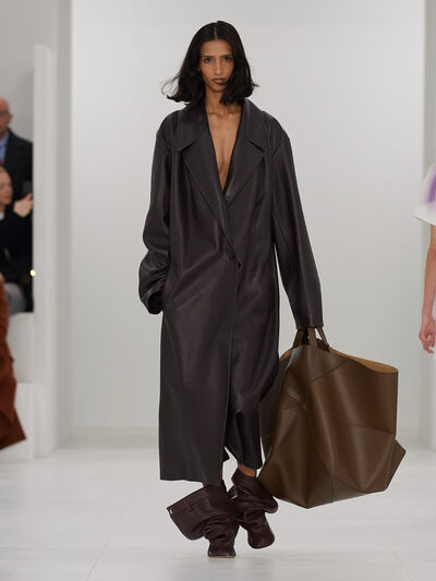 Herbst/Winter 2023 LOEWE Damen-Show