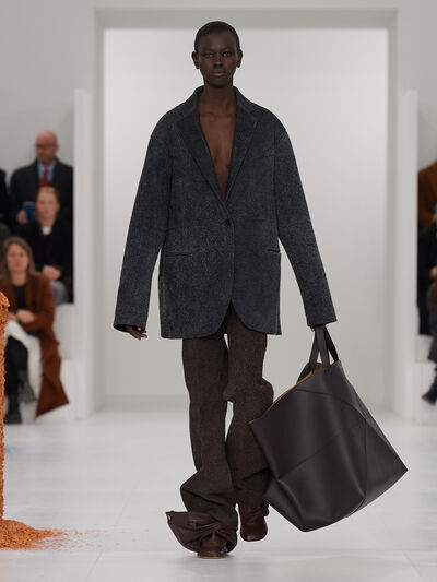 Herbst/Winter 2023 LOEWE Damen-Show