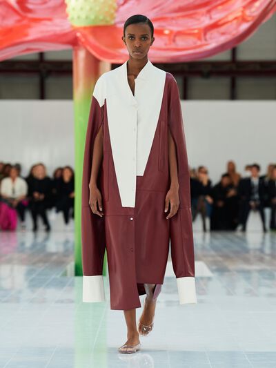 Look 26 della sfilata Donna LOEWE Primavera Estate 2023