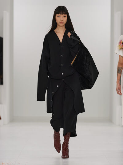 Herbst/Winter 2023 LOEWE Damen-Show