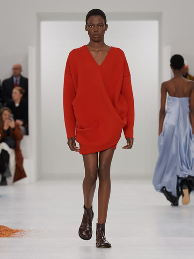 Herbst/Winter 2023 LOEWE Damen-Show