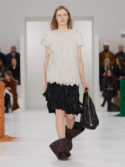 Herbst/Winter 2023 LOEWE Damen-Show