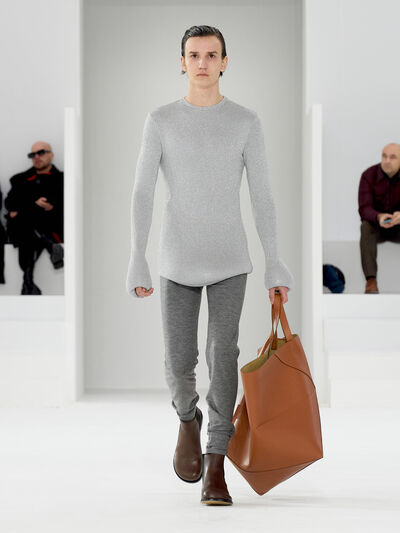 Fall winter 23 LOEWE men show look 35