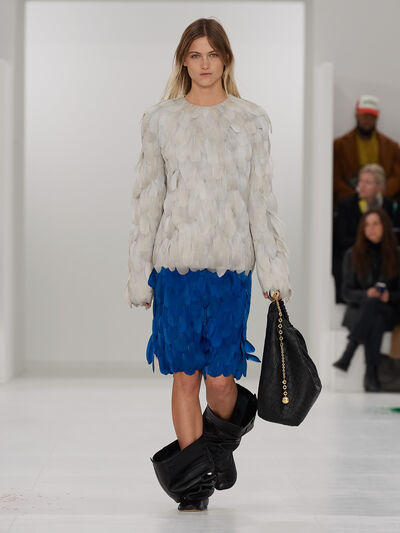 Fall Winter 2023 LOEWE Women show