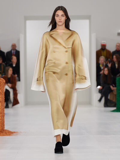 Fall Winter 2023 LOEWE Women show