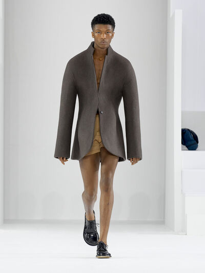 Fall winter 23 LOEWE men show look 37