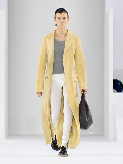 Fall winter 23 LOEWE men show look 16