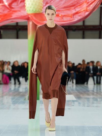 Look 37 della sfilata Donna LOEWE Primavera Estate 2023