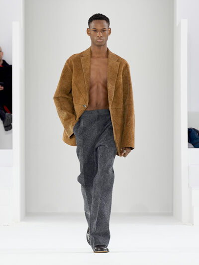 Fall winter 23 LOEWE men show look 31